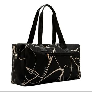 NWOT Mali & Lili Weekender travel bag Abstract pattern